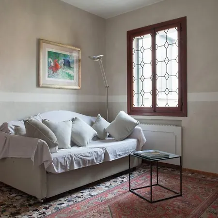 Ca' Paruta Apartment *