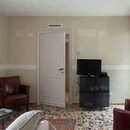 Ca' Paruta Apartment Venice